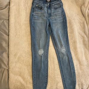 Levi Jeans size 2 W26- is what the tag says